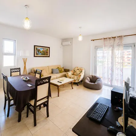 Appartement New Near The